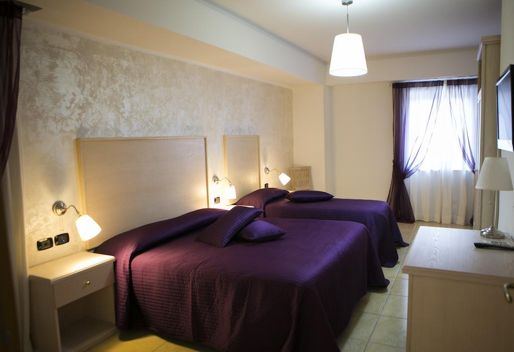 Hotel Miramare Marina di Schiavonea Camera foto
