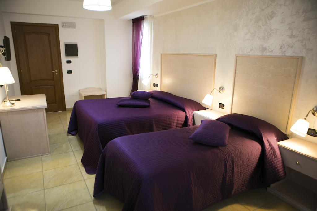 Hotel Miramare Marina di Schiavonea Camera foto