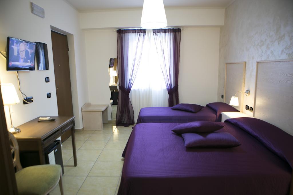 Hotel Miramare Marina di Schiavonea Camera foto